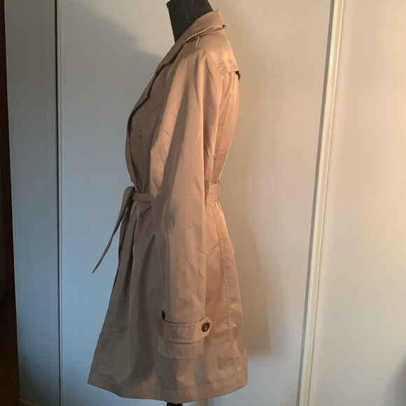 🎉HOST PICK🎉 Roz & Ali Tan Trench Coat - Picture 2 of 7